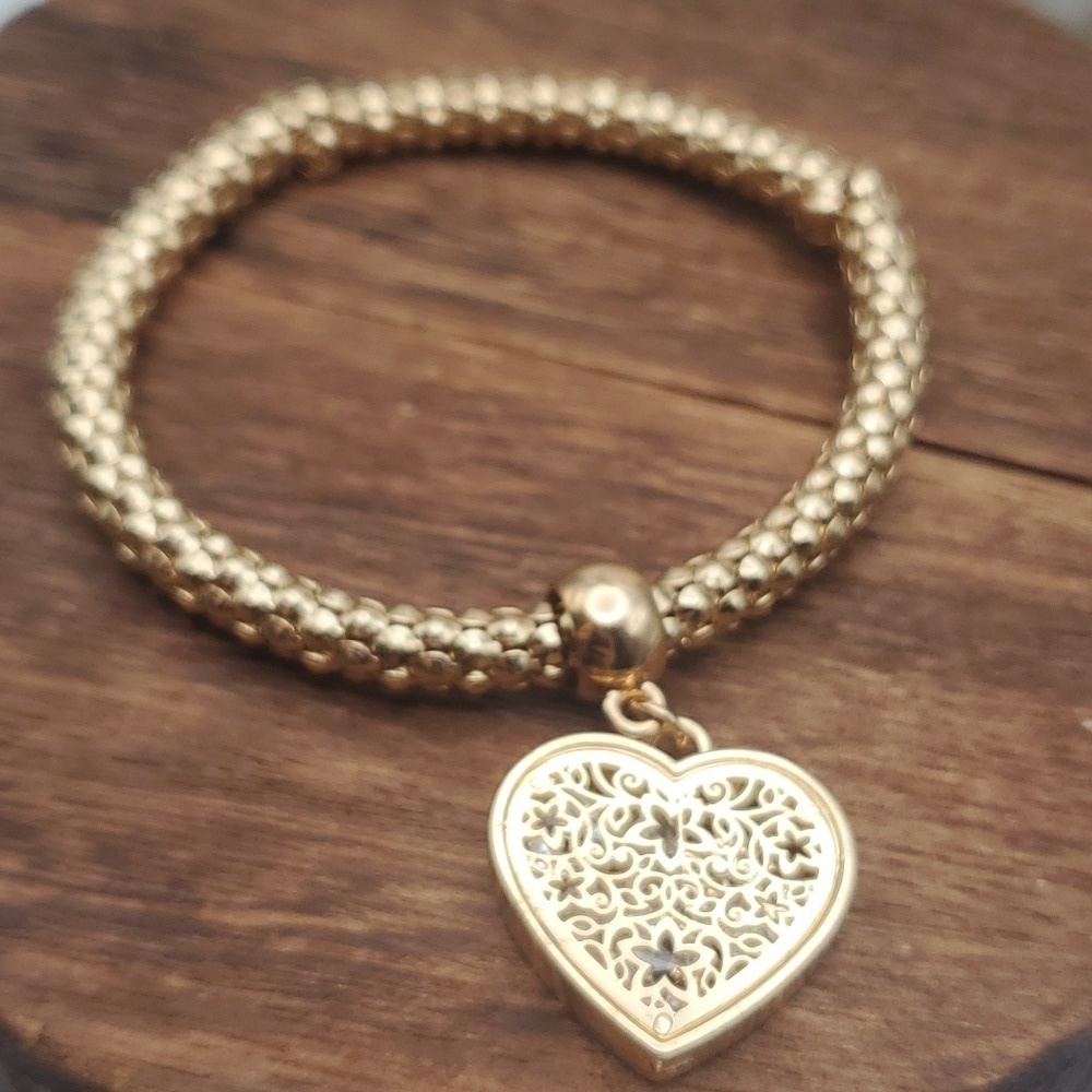Hearts divine lace heart‎ charm bracelet B0113